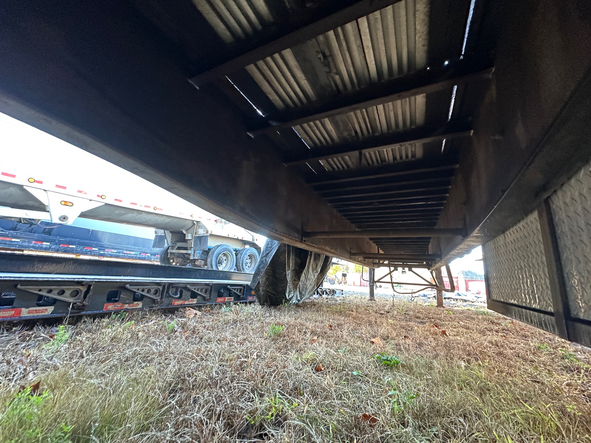 2012 UTILITY 53'X102 High Flat - Image 10