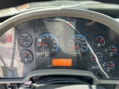 2011 INTERNATIONAL 4400 Digger Derrick - Image 31