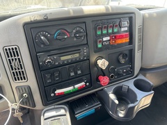 2011 INTERNATIONAL 4400 Digger Derrick - Image 32