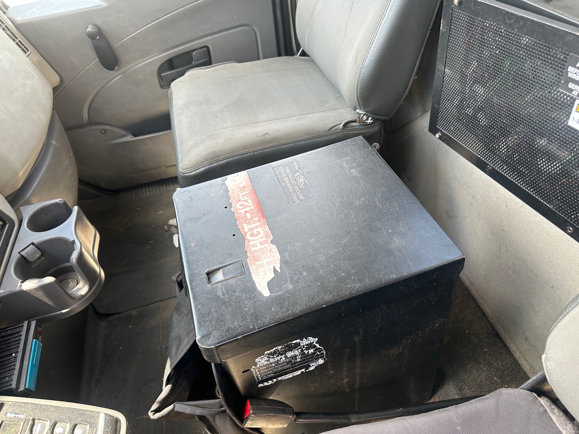 2011 INTERNATIONAL 4400 Digger Derrick - Image 33