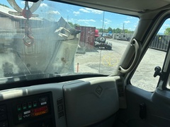 2011 INTERNATIONAL 4400 Digger Derrick - Image 34