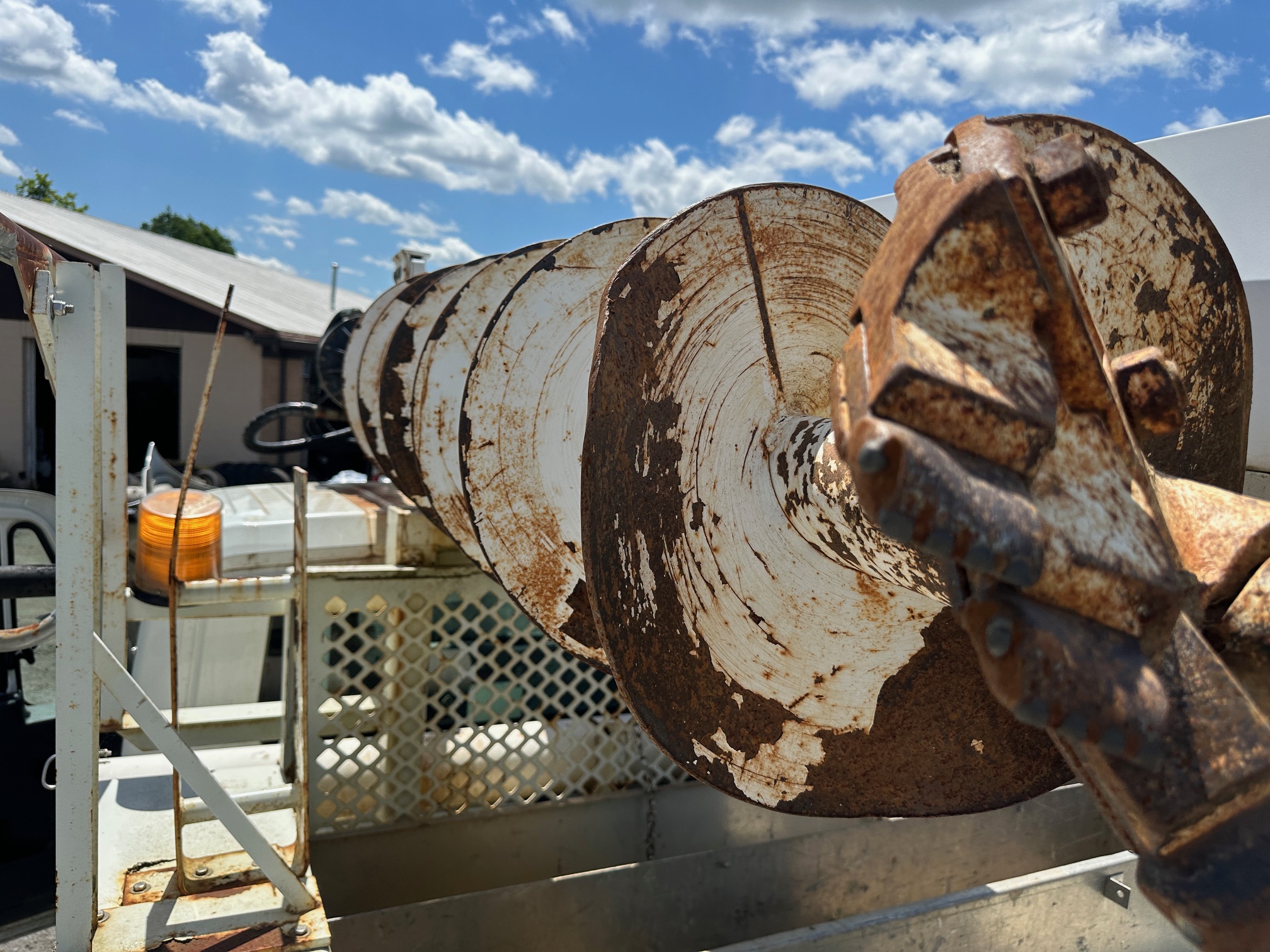 2011 INTERNATIONAL 4400 Digger Derrick - Image 40