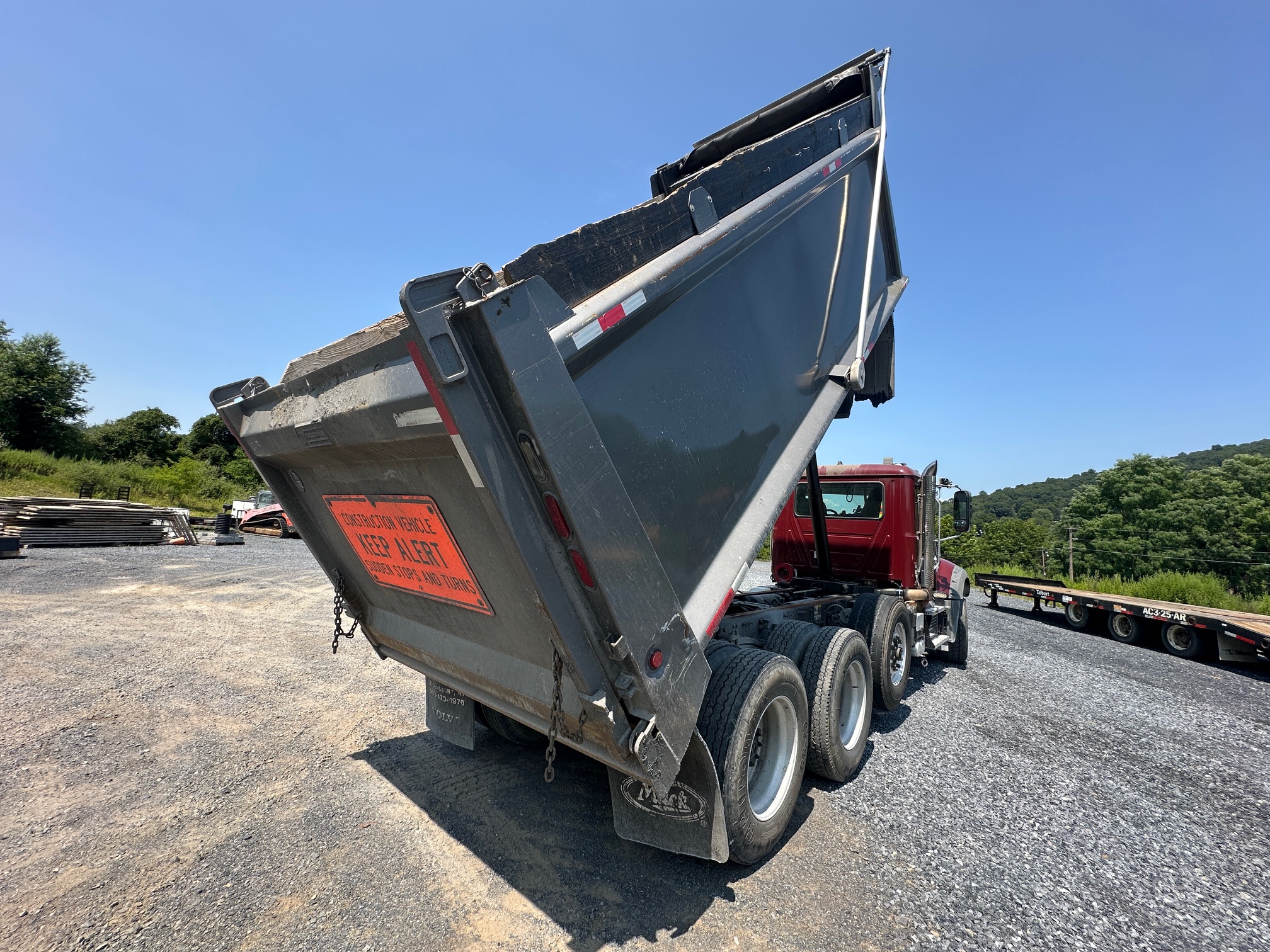 2020 MACK Granite GR64F - Image 7