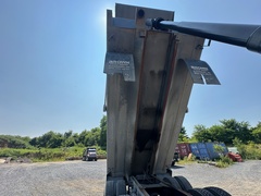 2020 MACK Granite GR64F - Image 19