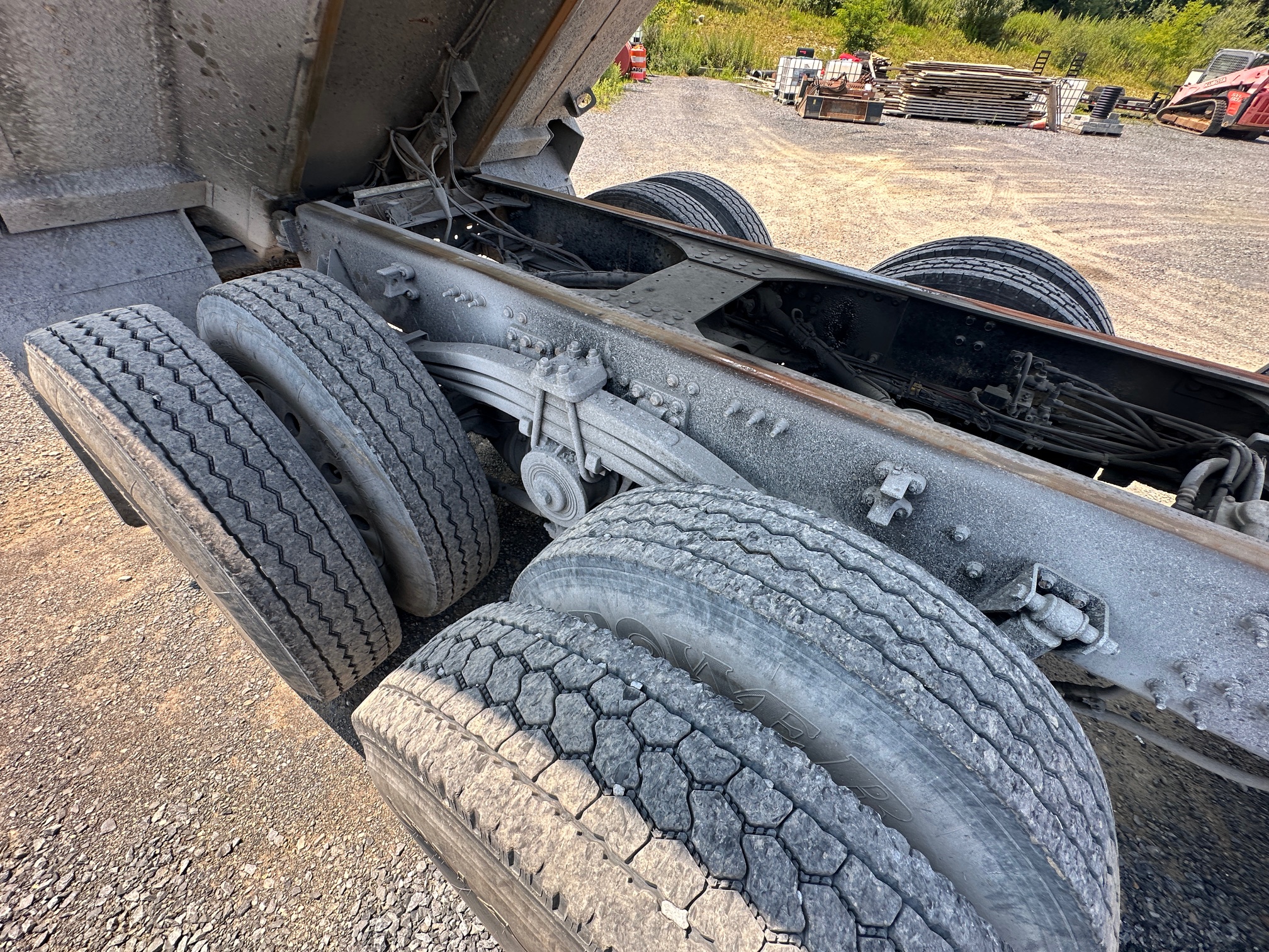 2020 MACK Granite GR64F - Image 21