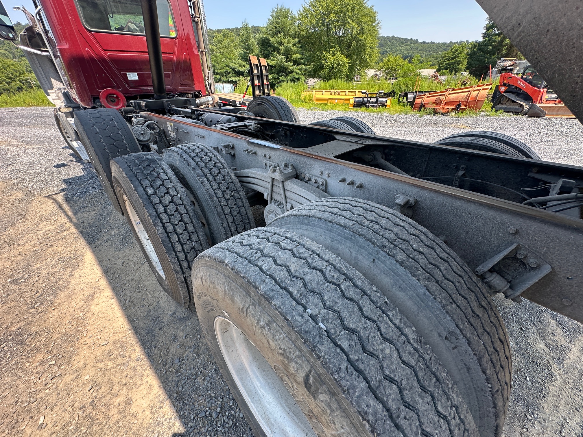 2020 MACK Granite GR64F - Image 28