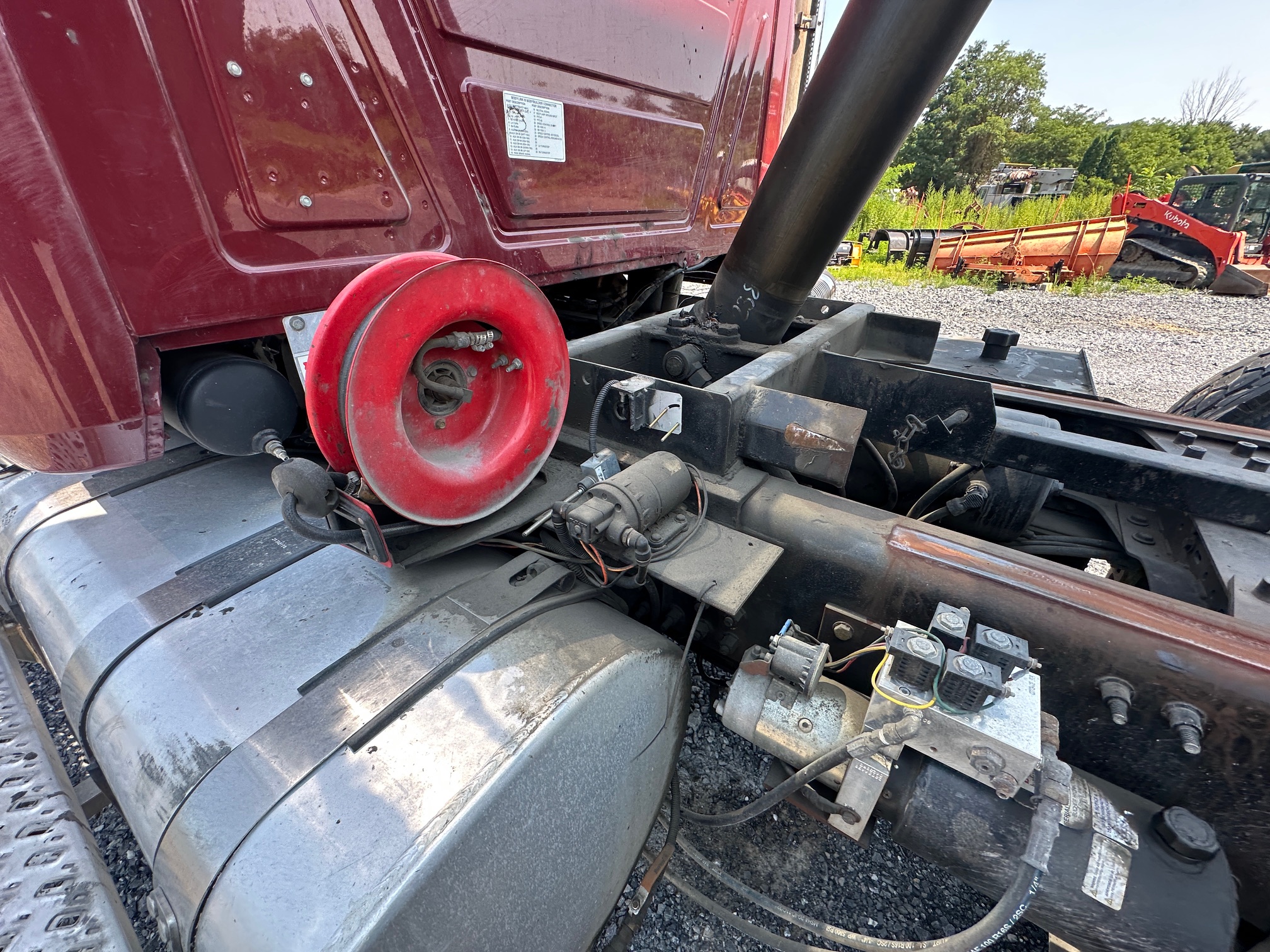 2020 MACK Granite GR64F - Image 30