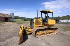 2005 DEERE 650J LGP - Image 2