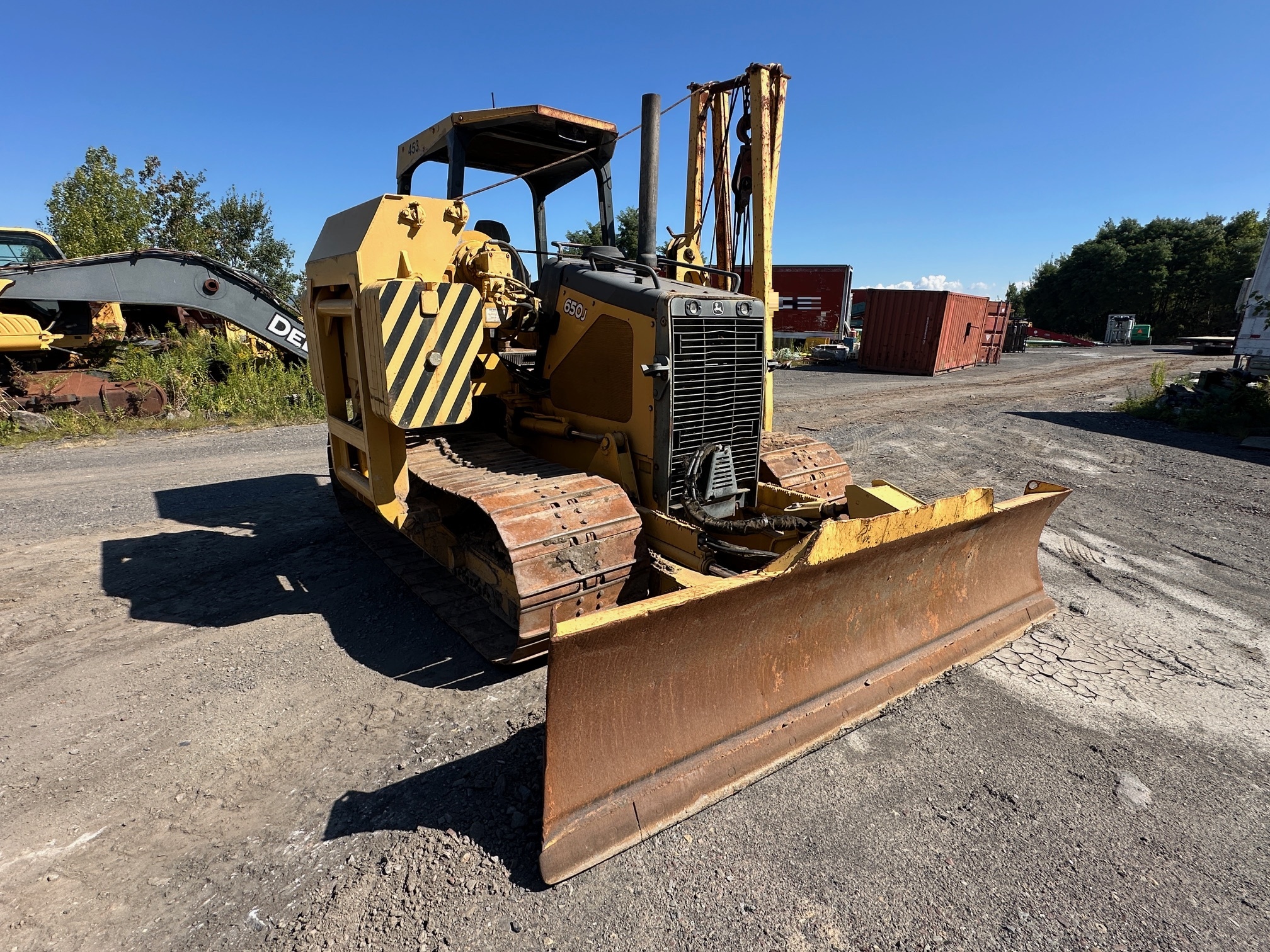 2005 DEERE 650J LGP - Image 3