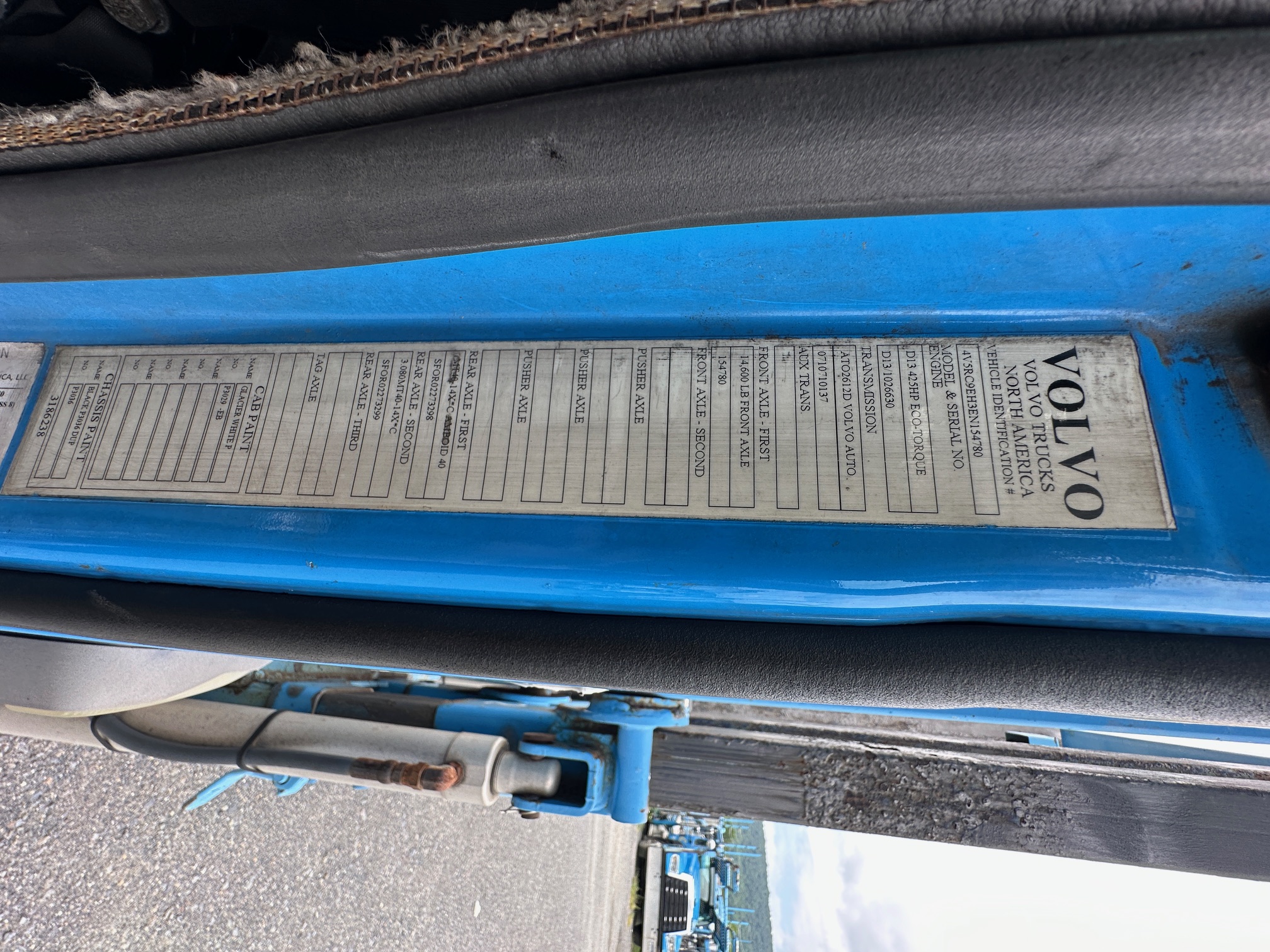 2014 VOLVO VAH64430 Car Hauler - view 20 of 56