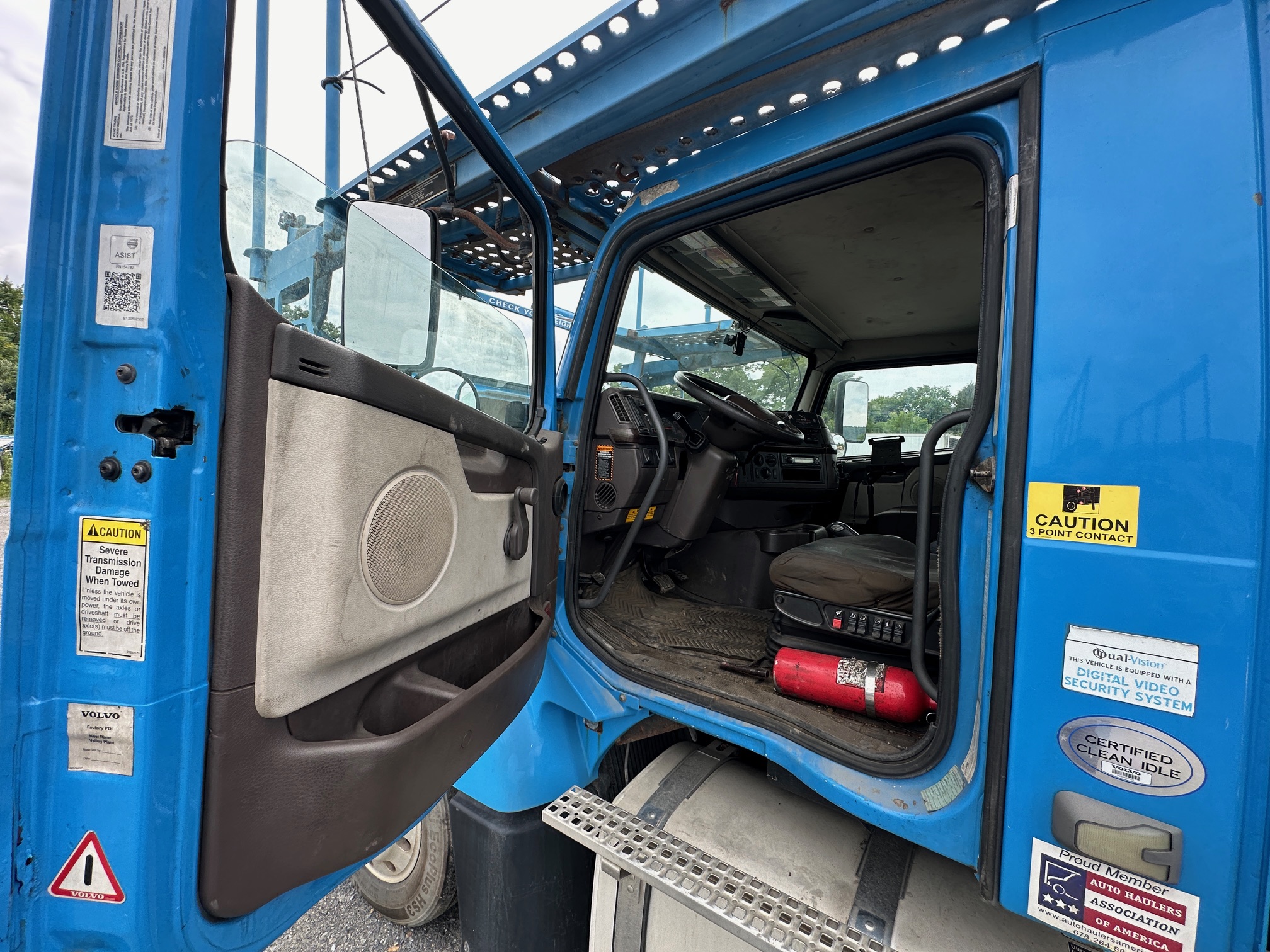 2014 VOLVO VAH64430 Car Hauler - Image 21