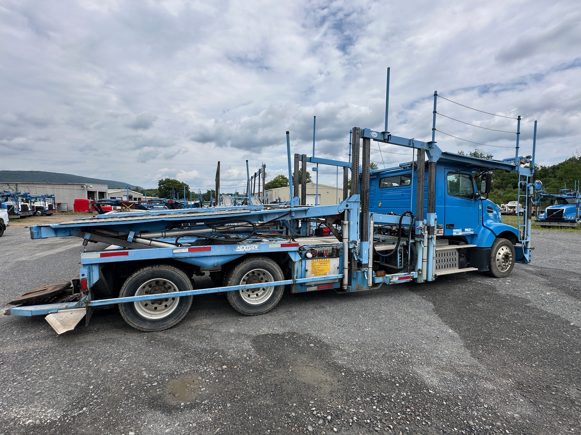 2014 VOLVO VAH64430 Car Hauler - view 8 of 56