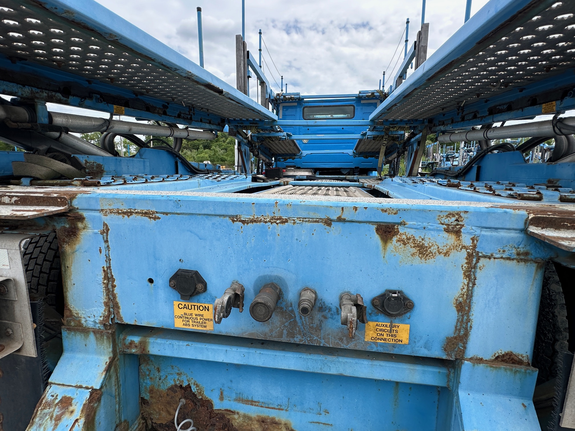 2014 VOLVO VAH64430 Car Hauler - Image 32