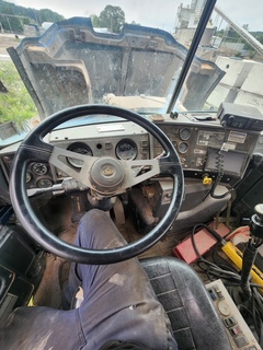 2001 MACK DM690S Conveyor - Image 17