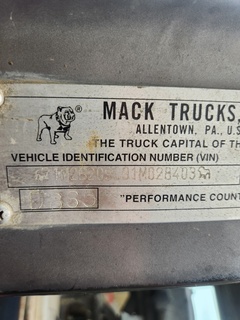 2001 MACK DM690S Conveyor - Image 23