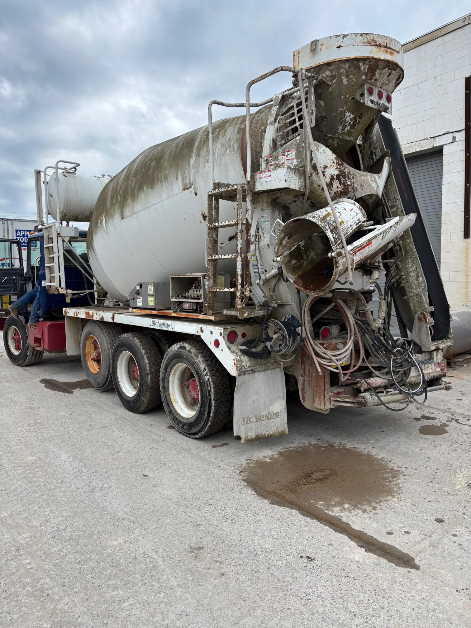 2001 MACK DM690S Conveyor - Image 4