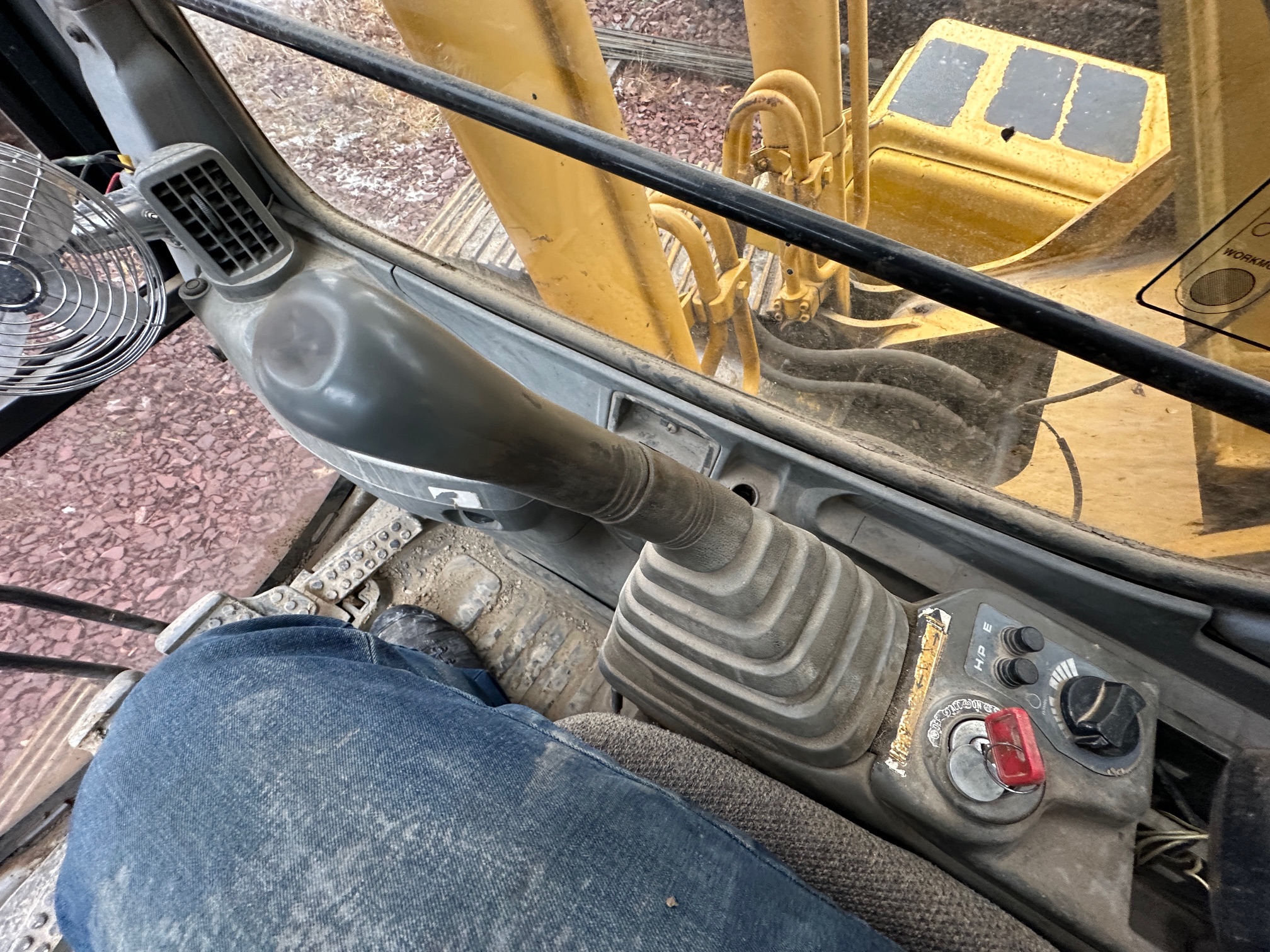 2000 DEERE 200LC - Image 31