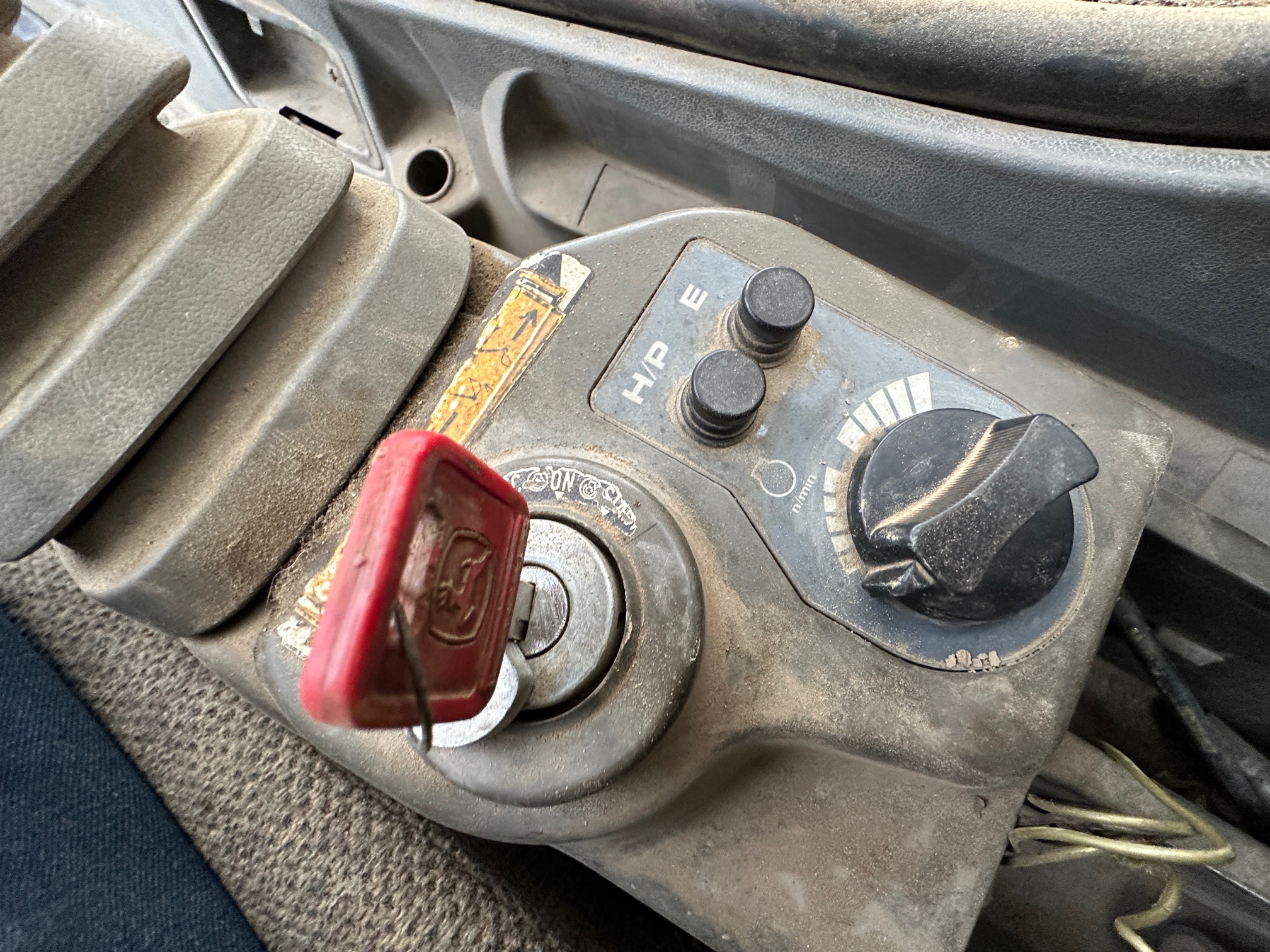 2000 DEERE 200LC - Image 32