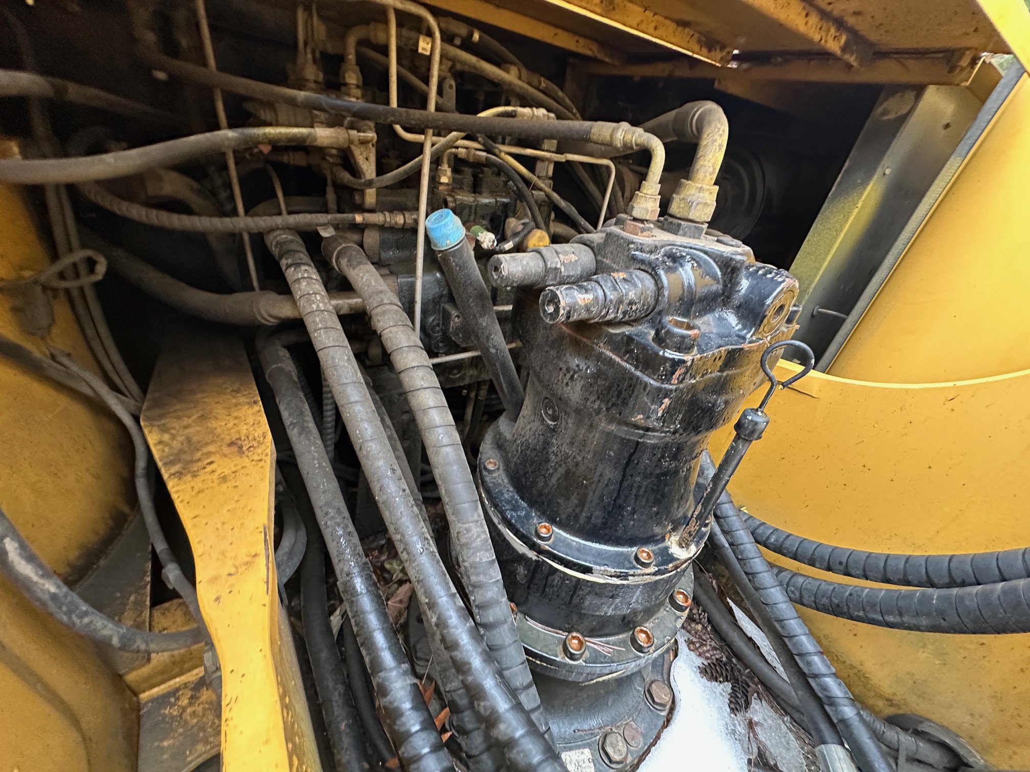 2000 DEERE 200LC - Image 36