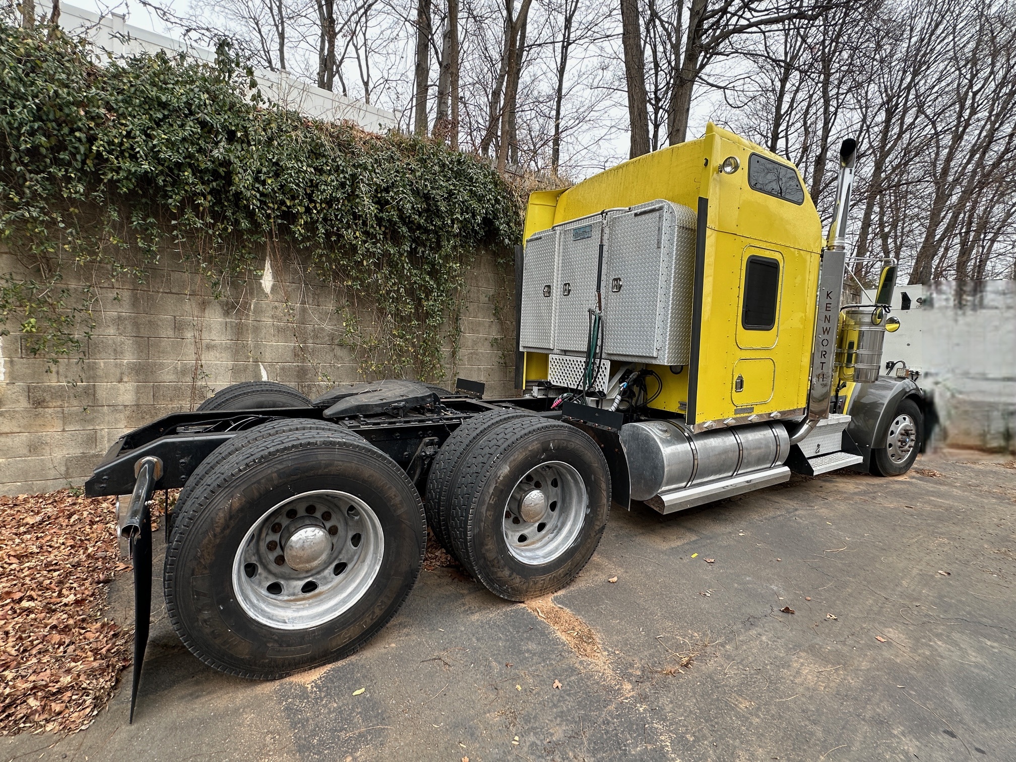 2001 KENWORTH W900 AeroCab - Image 5