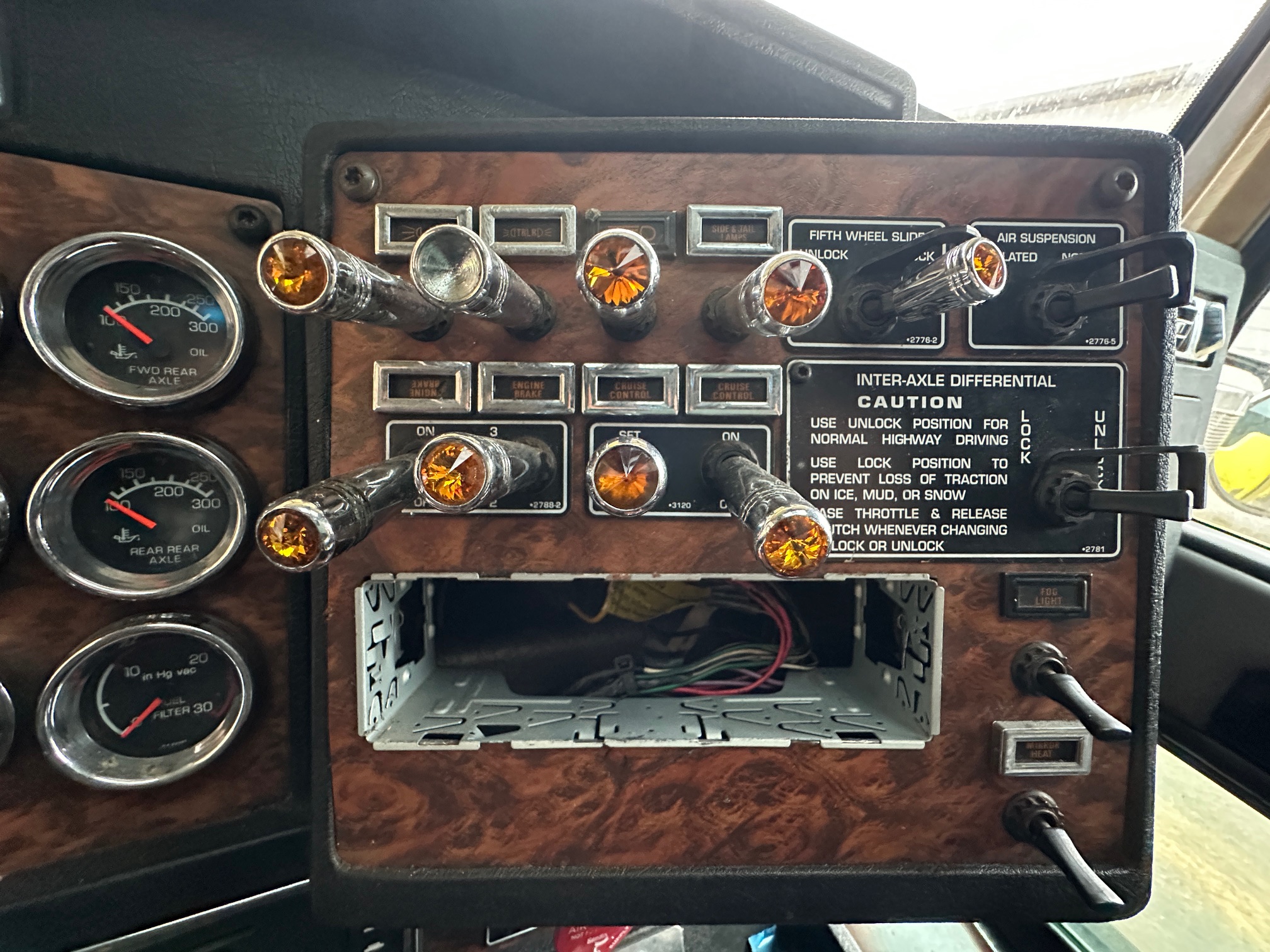 2001 KENWORTH W900 AeroCab - view 13 of 37