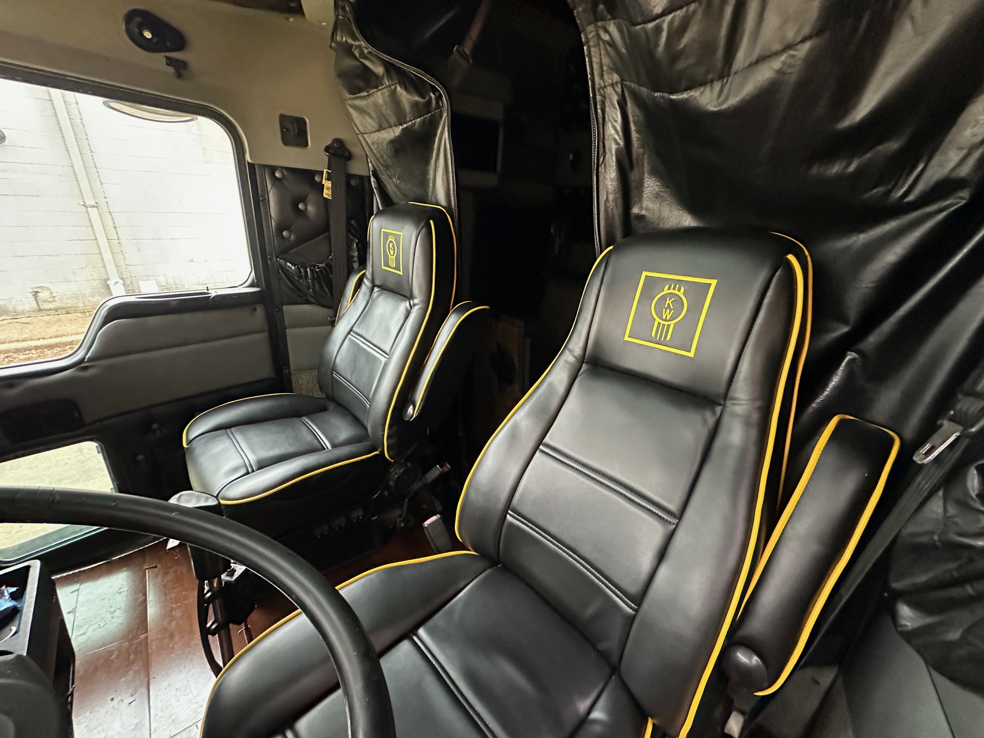 2001 KENWORTH W900 AeroCab - view 16 of 37