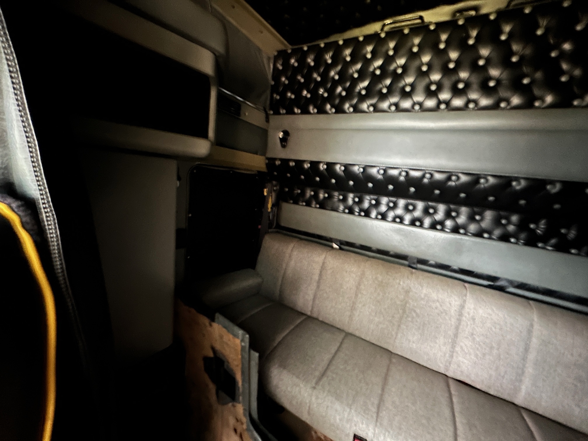 2001 KENWORTH W900 AeroCab - view 17 of 37