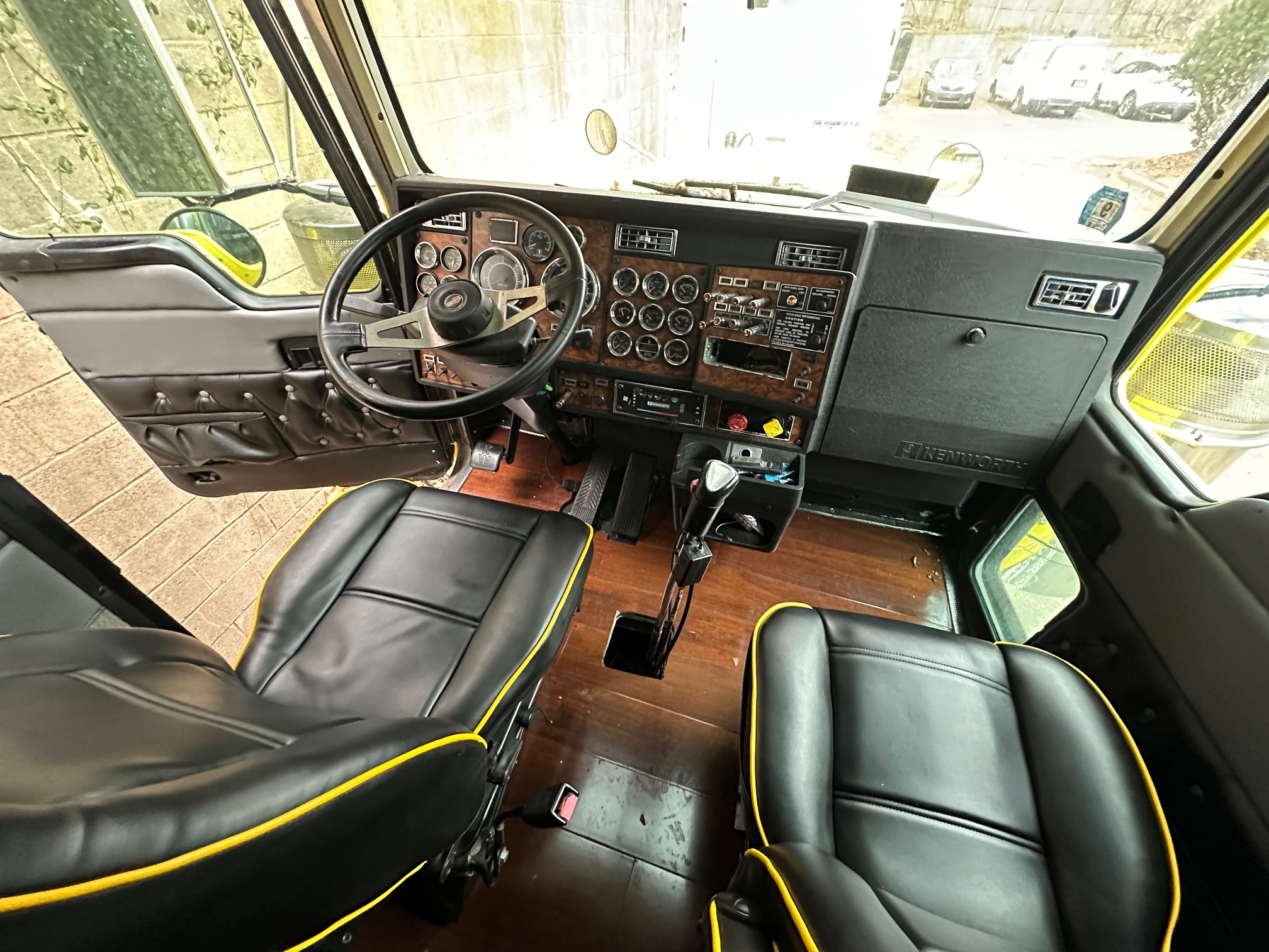 2001 KENWORTH W900 AeroCab - view 19 of 37