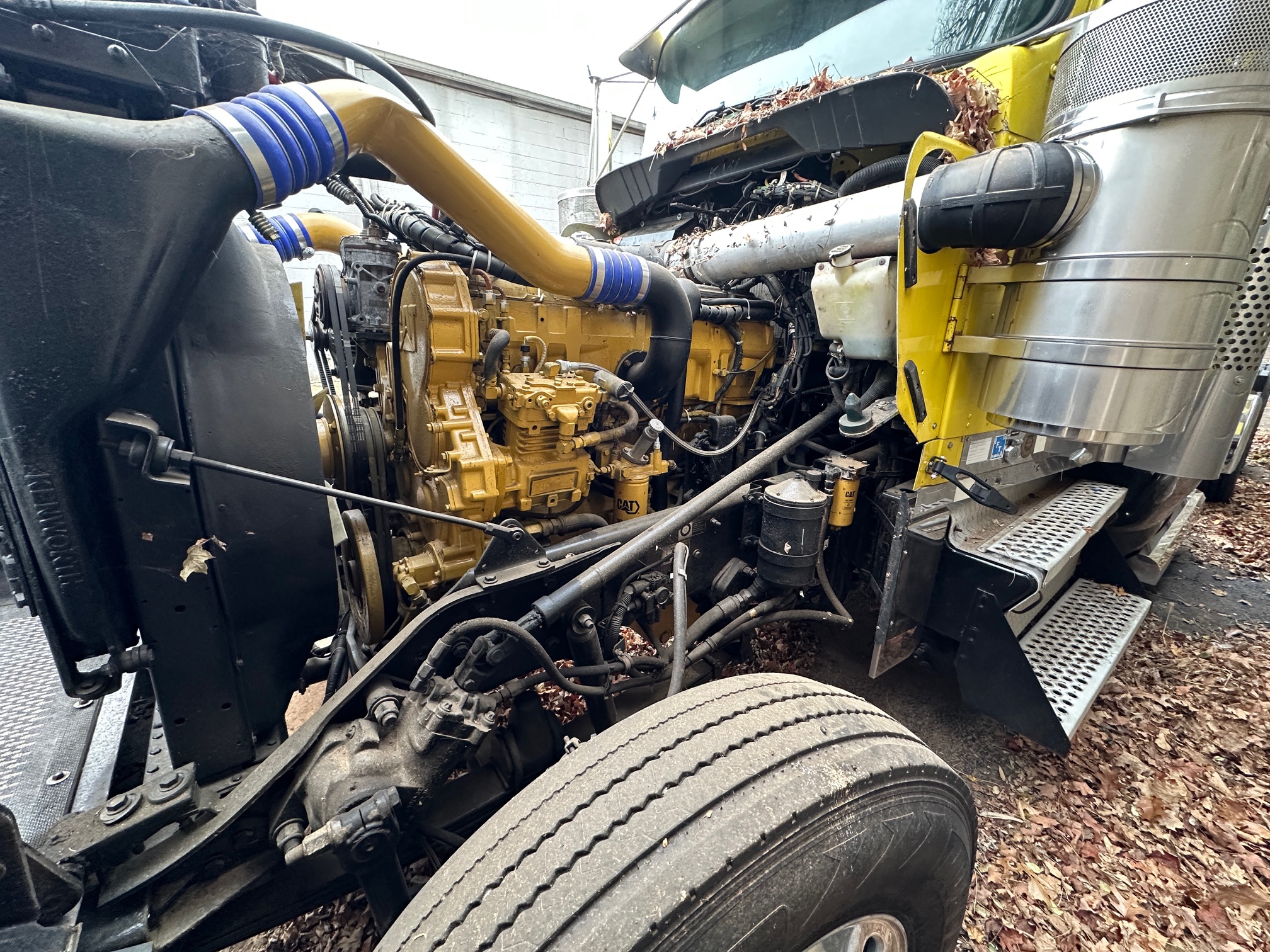 2001 KENWORTH W900 AeroCab - Image 26