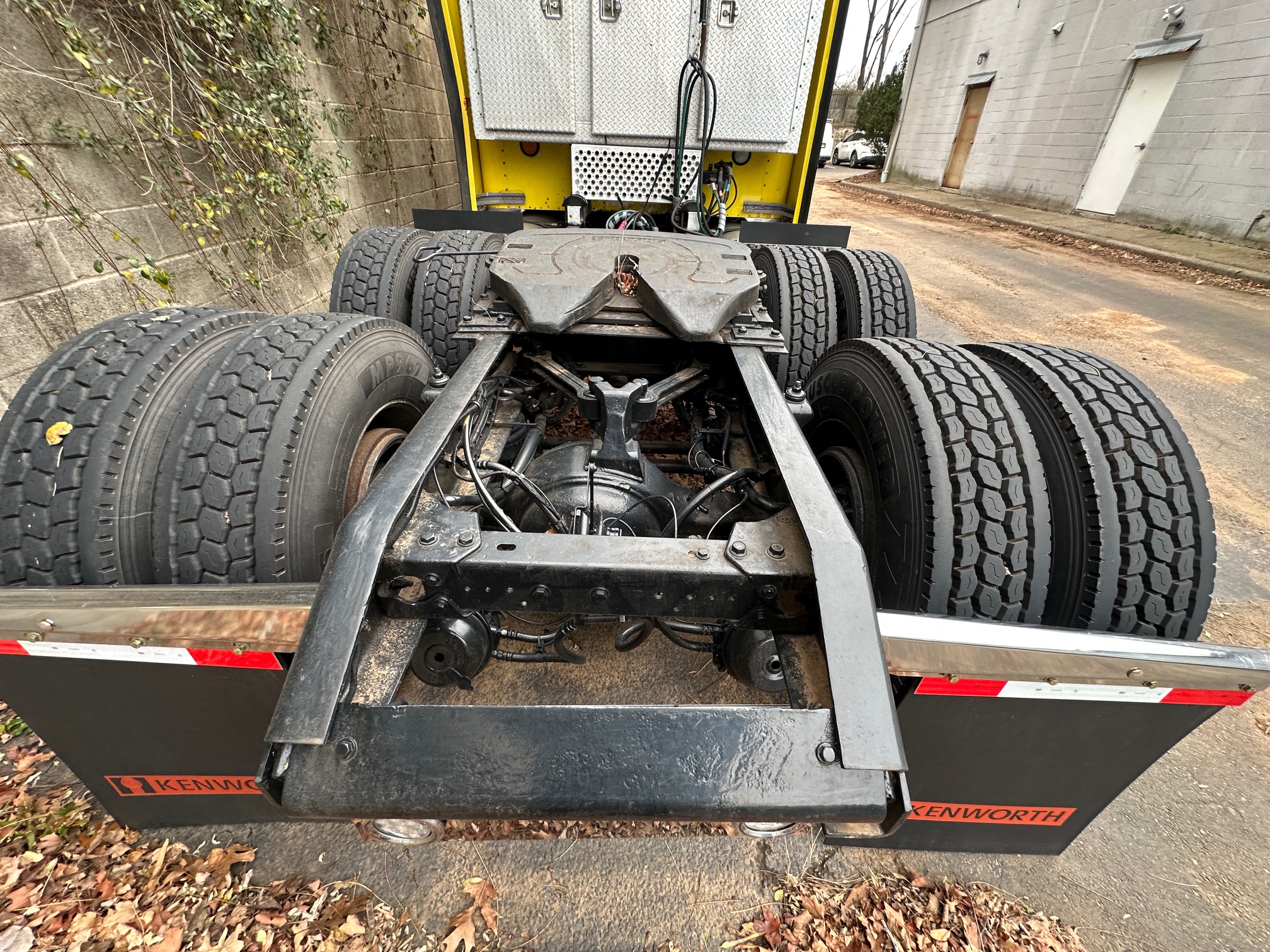 2001 KENWORTH W900 AeroCab - Image 30