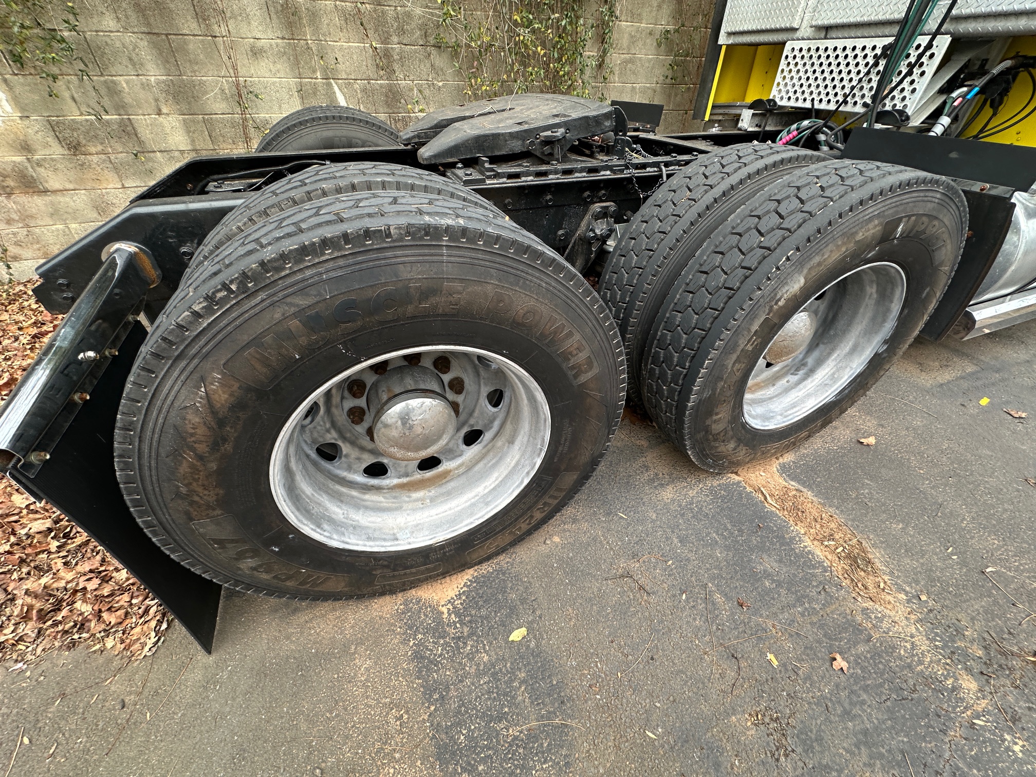 2001 KENWORTH W900 AeroCab - Image 33