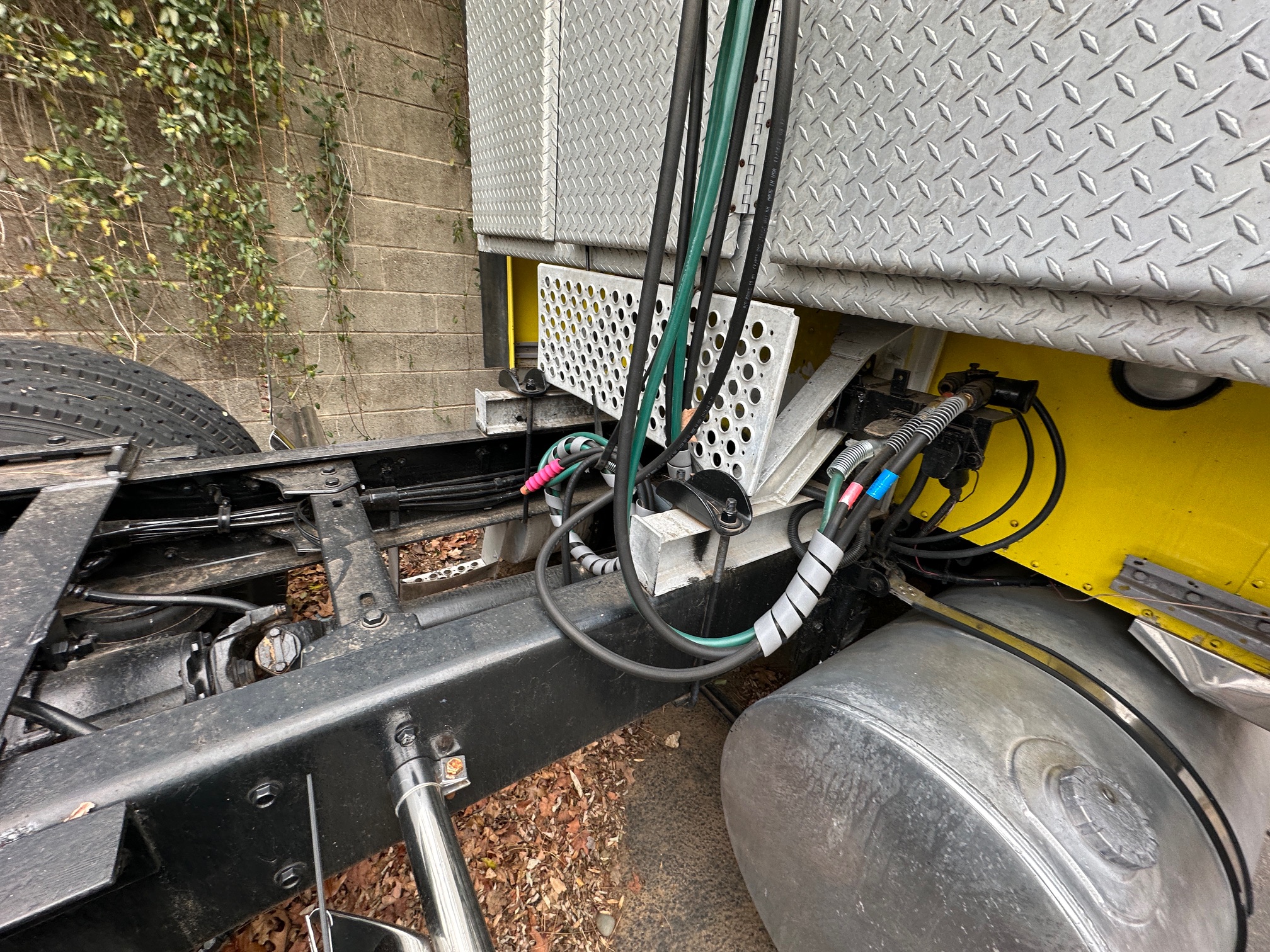 2001 KENWORTH W900 AeroCab - Image 34