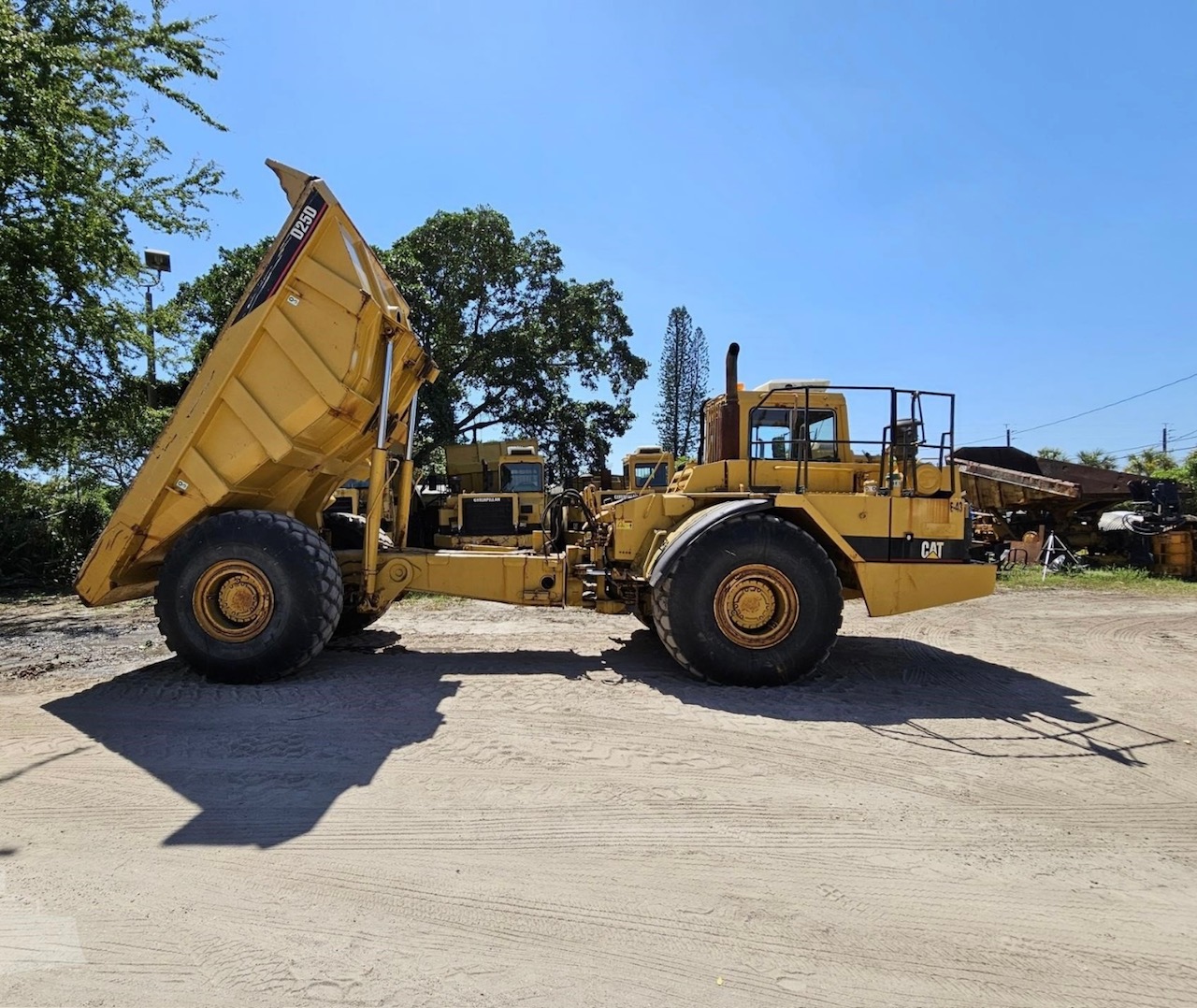 1994 CATERPILLAR D25D - Image 2