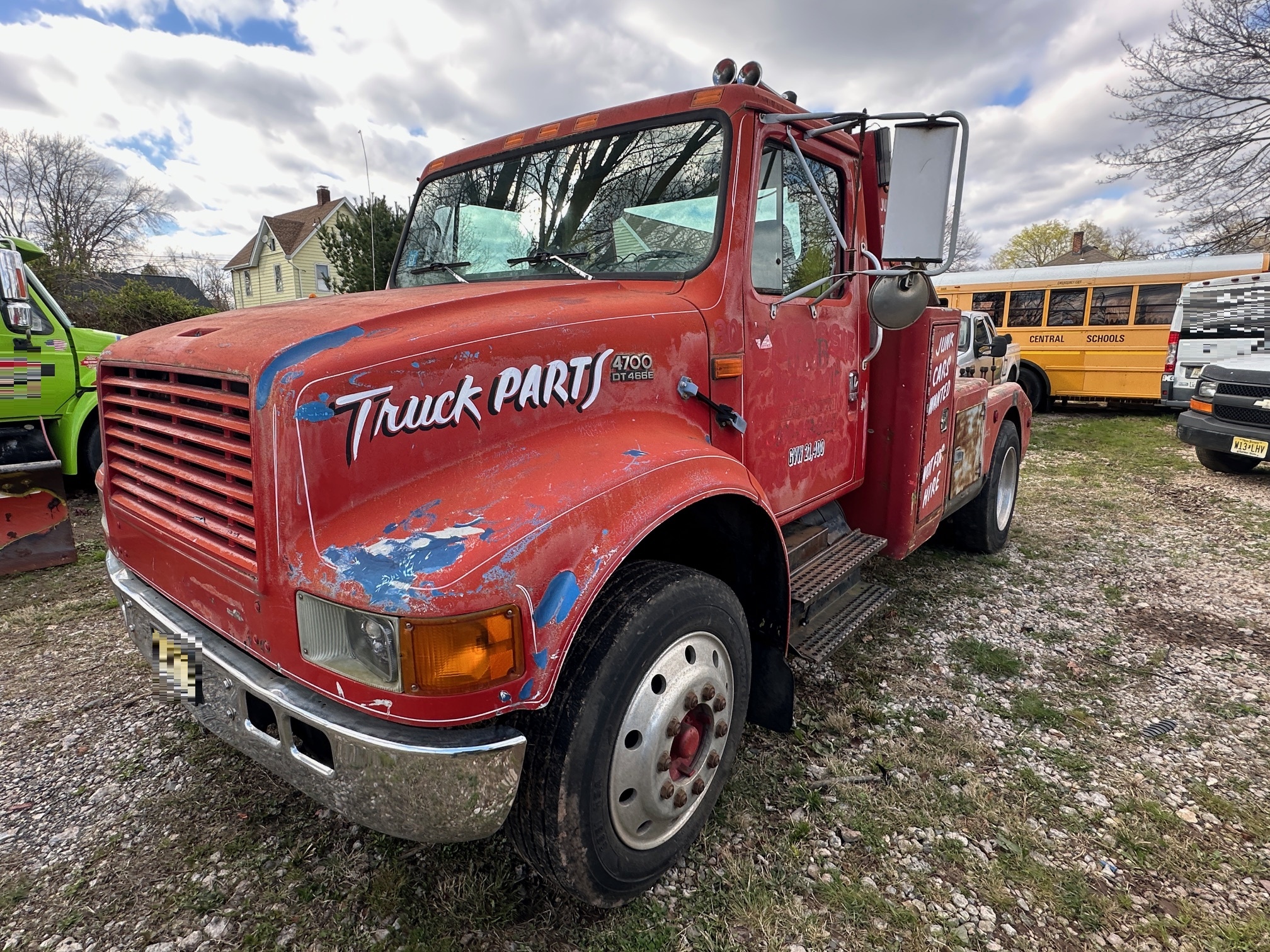 2001 INTERNATIONAL 4700 - view 2 of 40