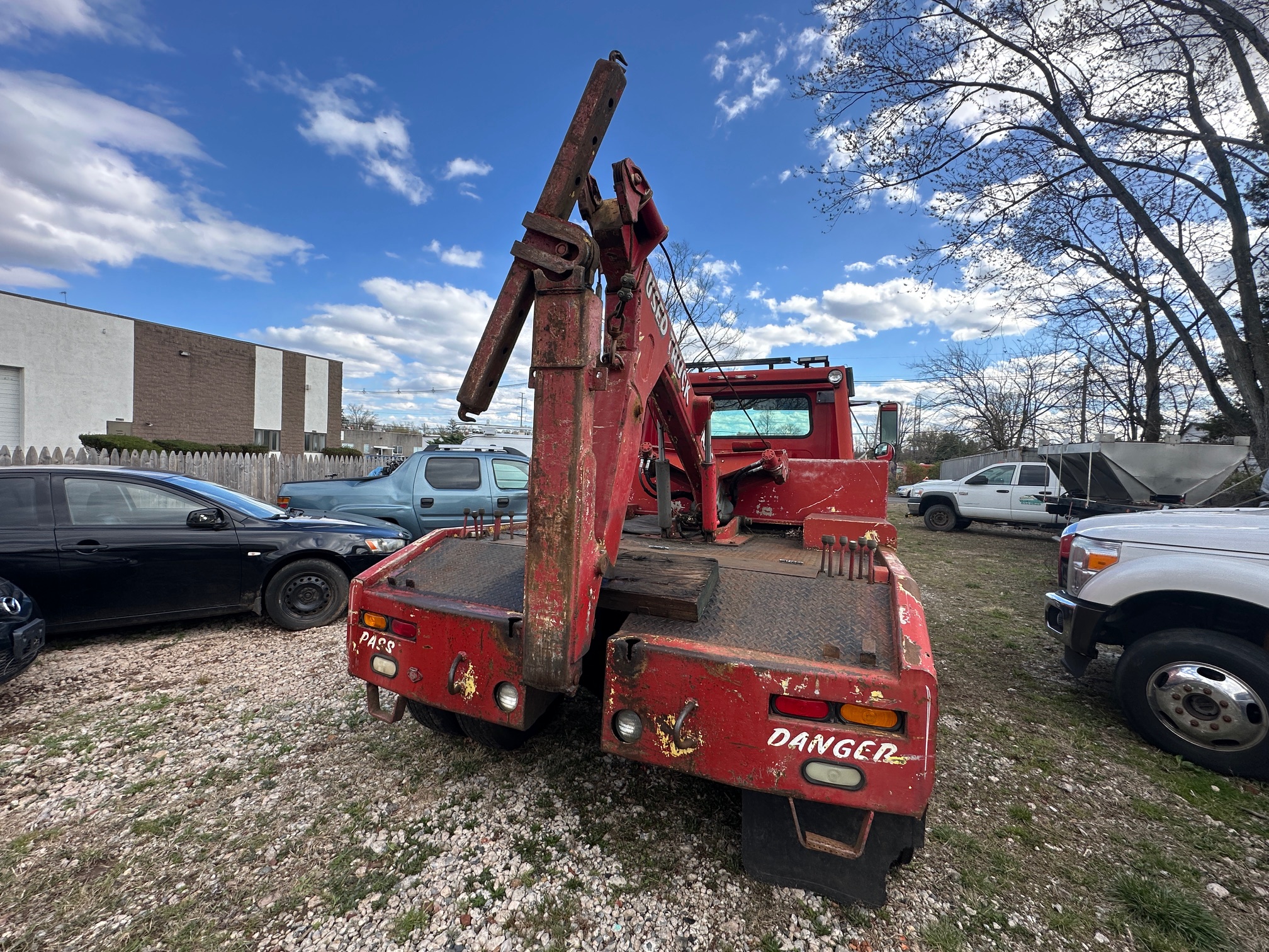 2001 INTERNATIONAL 4700 - Image 7