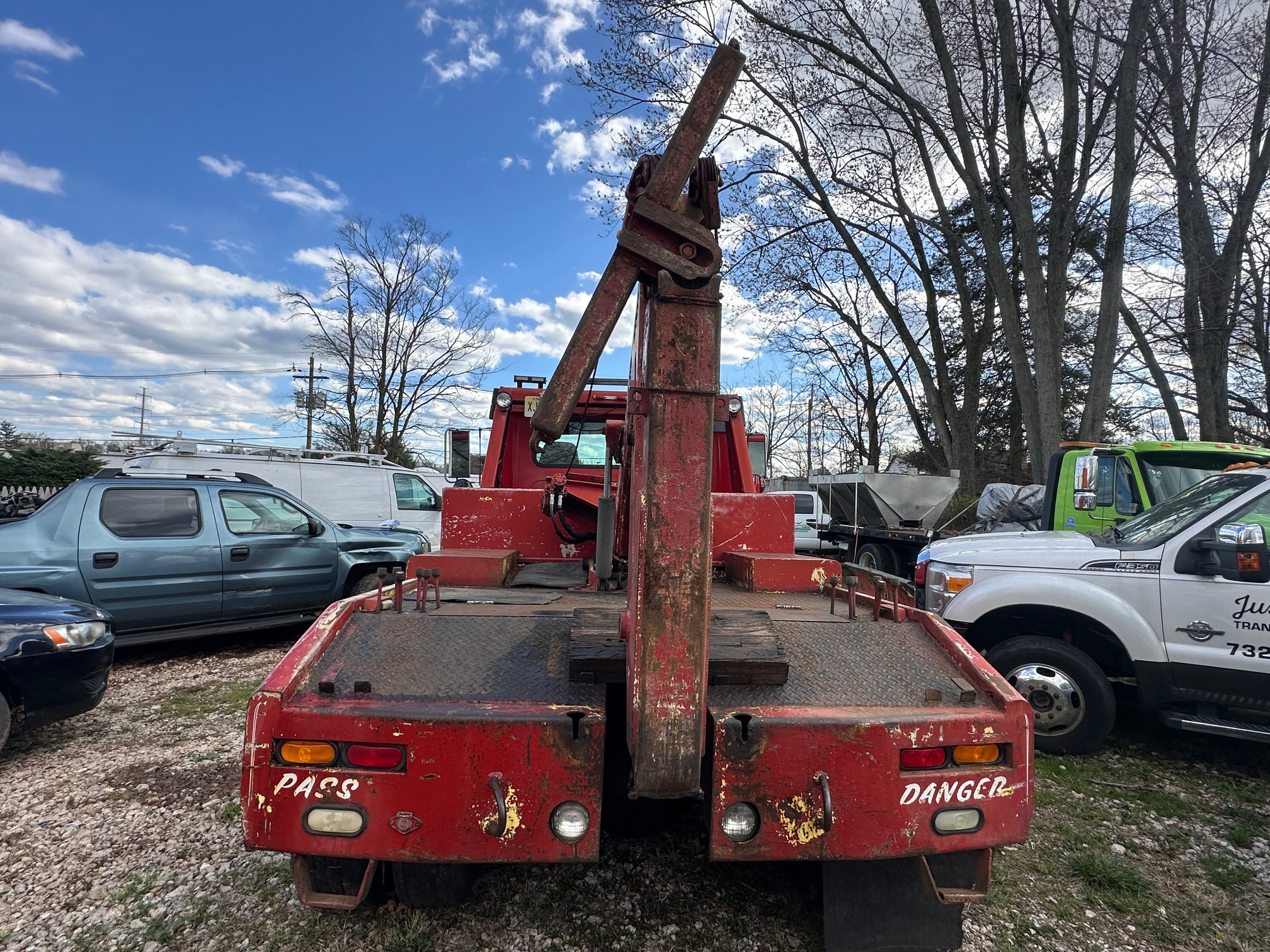 2001 INTERNATIONAL 4700 - view 8 of 40