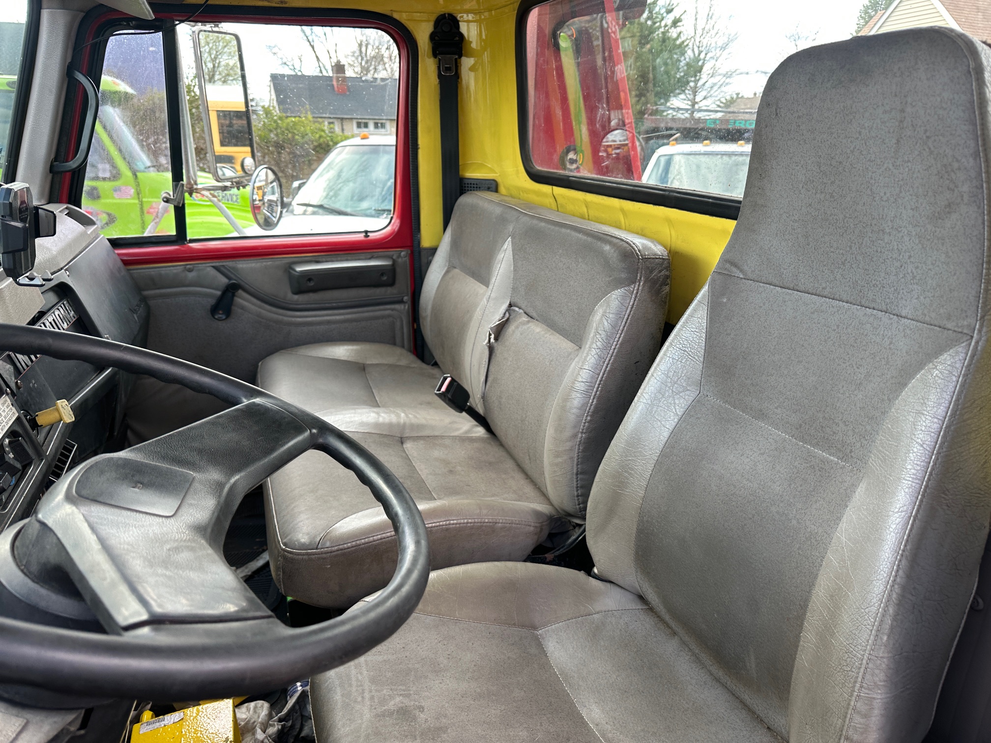 2001 INTERNATIONAL 4700 - view 19 of 40