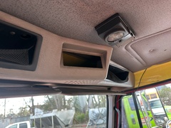 2001 INTERNATIONAL 4700 - Image 23