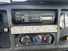 2001 INTERNATIONAL 4700 - Image 26