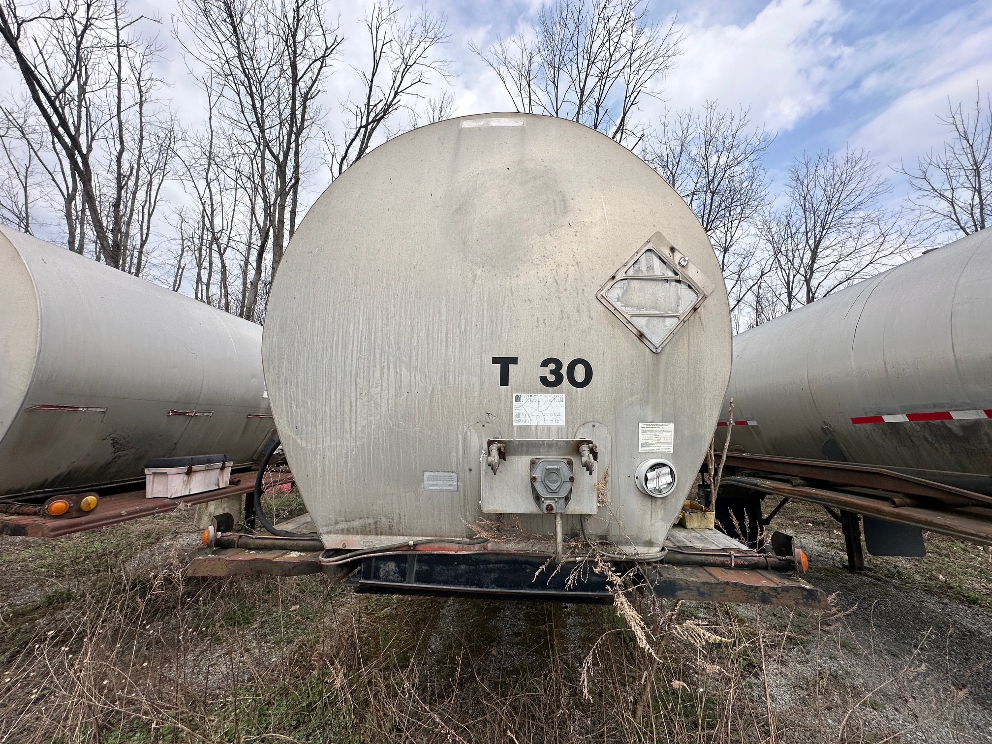 1988 FRUEHAUF 7,000 Tanker - view 2 of 13