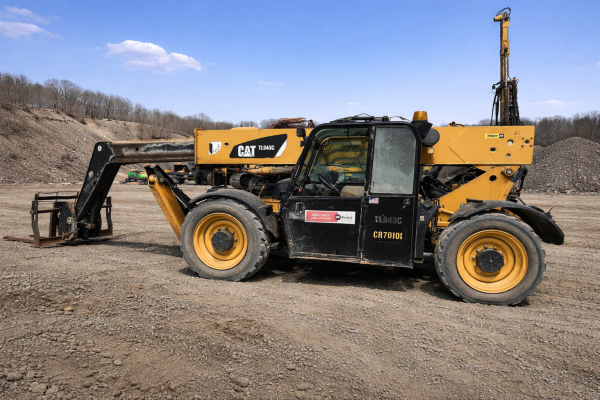2013 CATERPILLAR TL943C