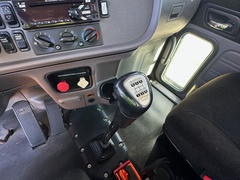 2013 PETERBILT 384 - Image 14