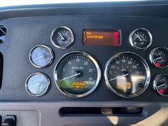 2013 PETERBILT 384 - Image 16