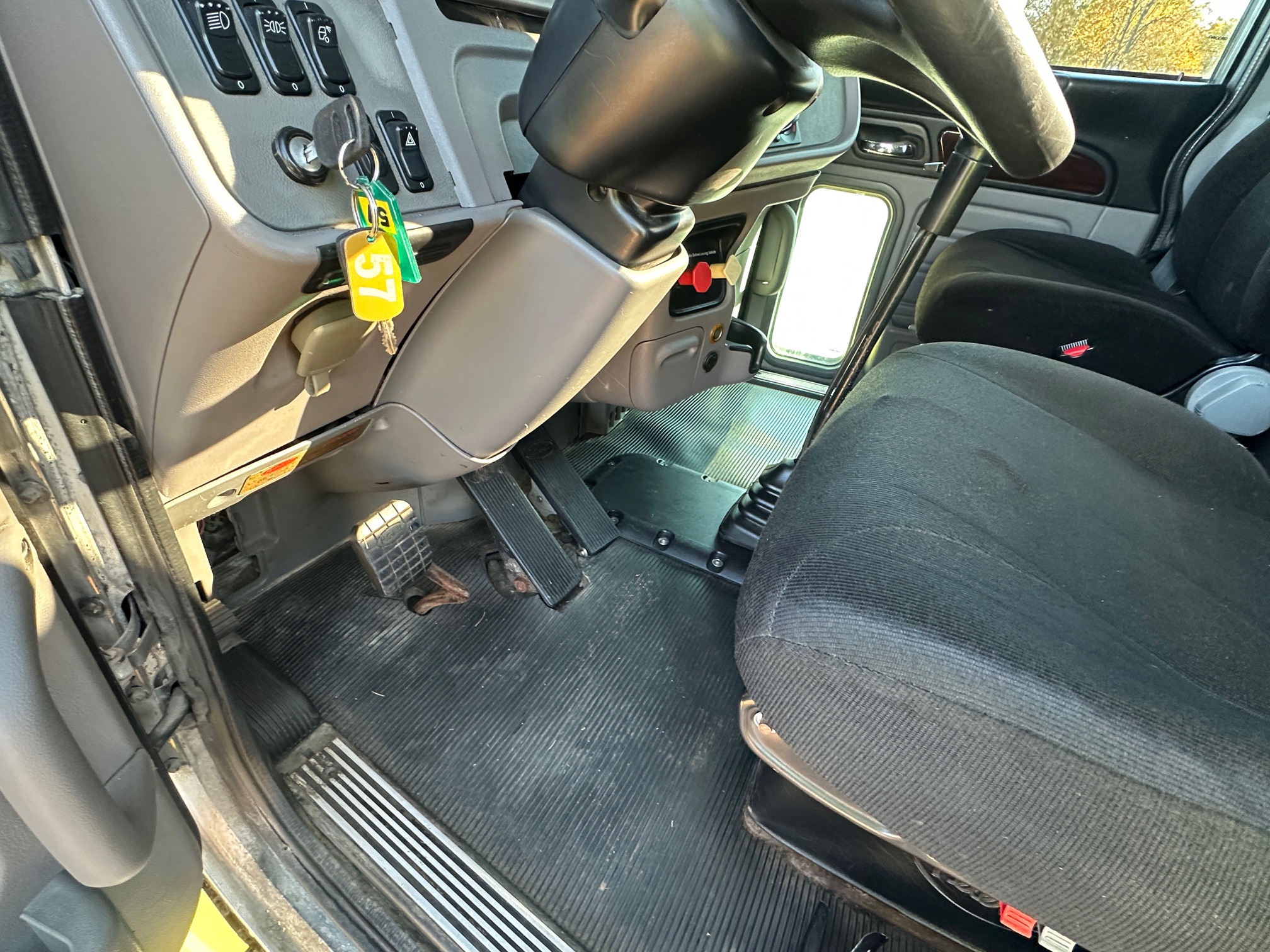 2013 PETERBILT 384 - view 19 of 41