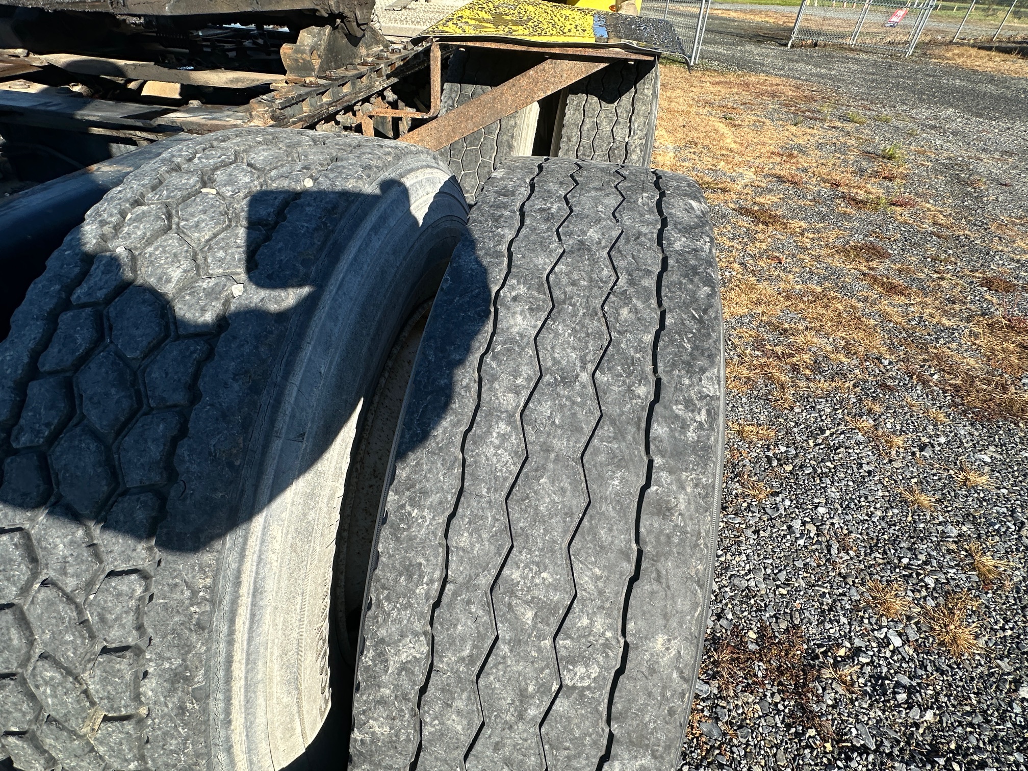 2013 PETERBILT 384 - Image 28