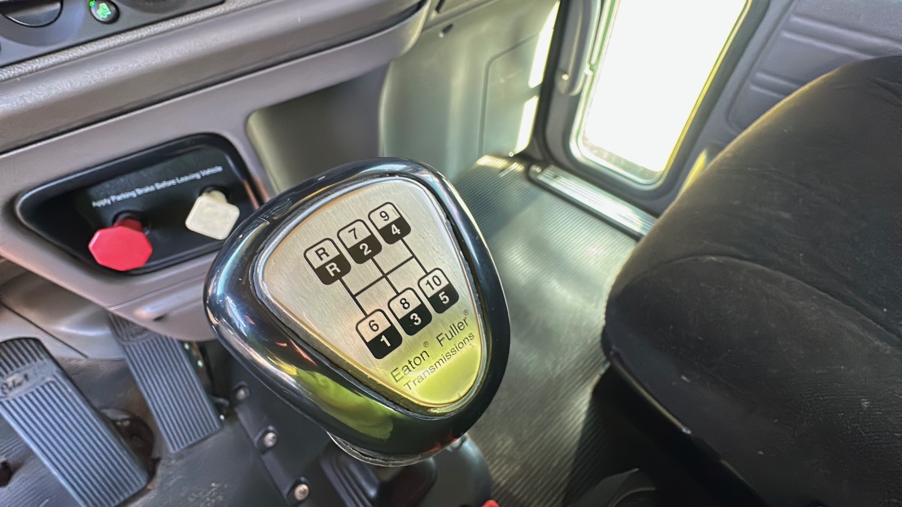 2013 PETERBILT 384 - Image 38