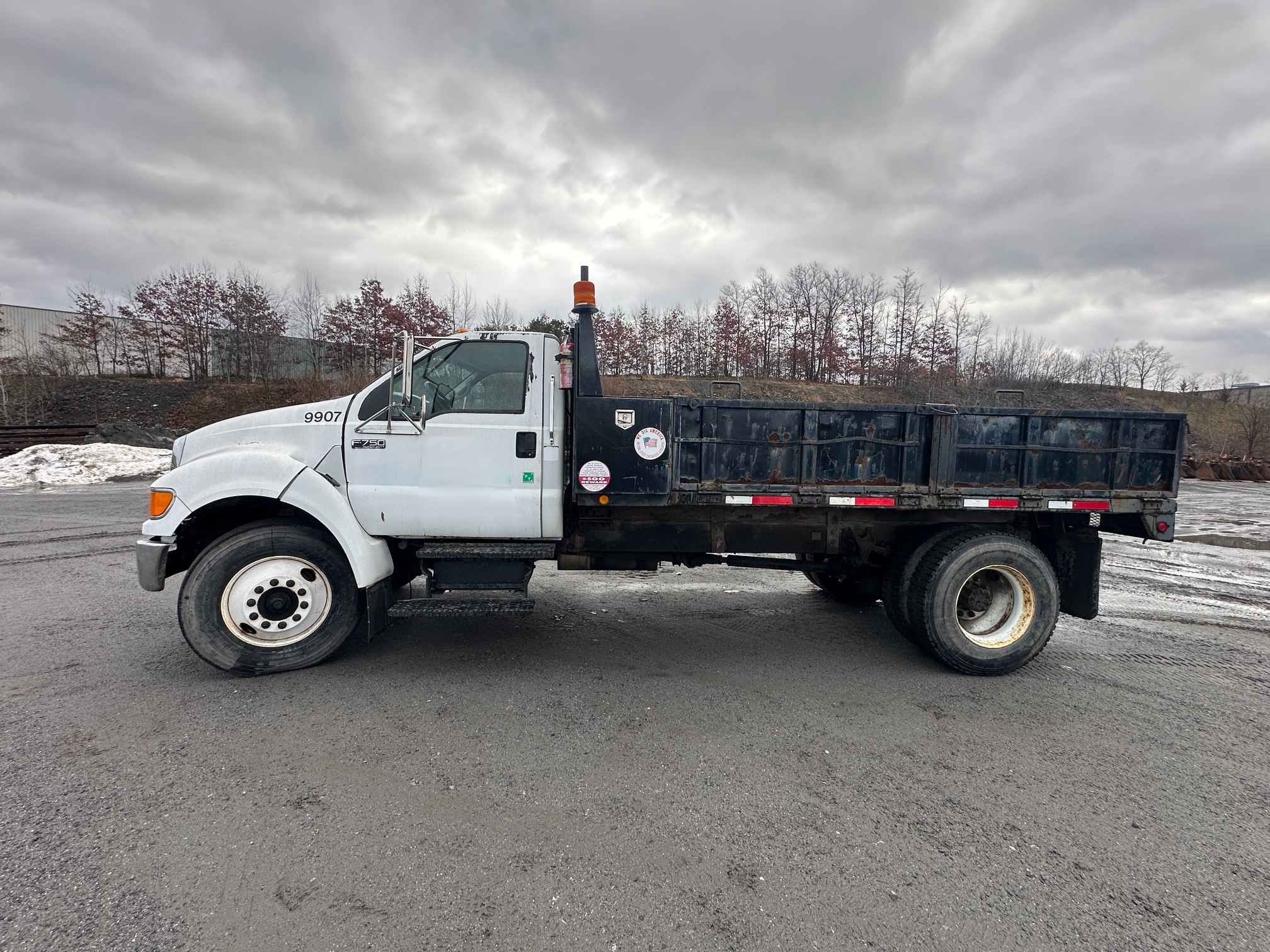 2007 FORD F750