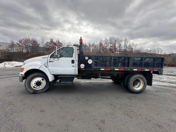 2007 FORD F750