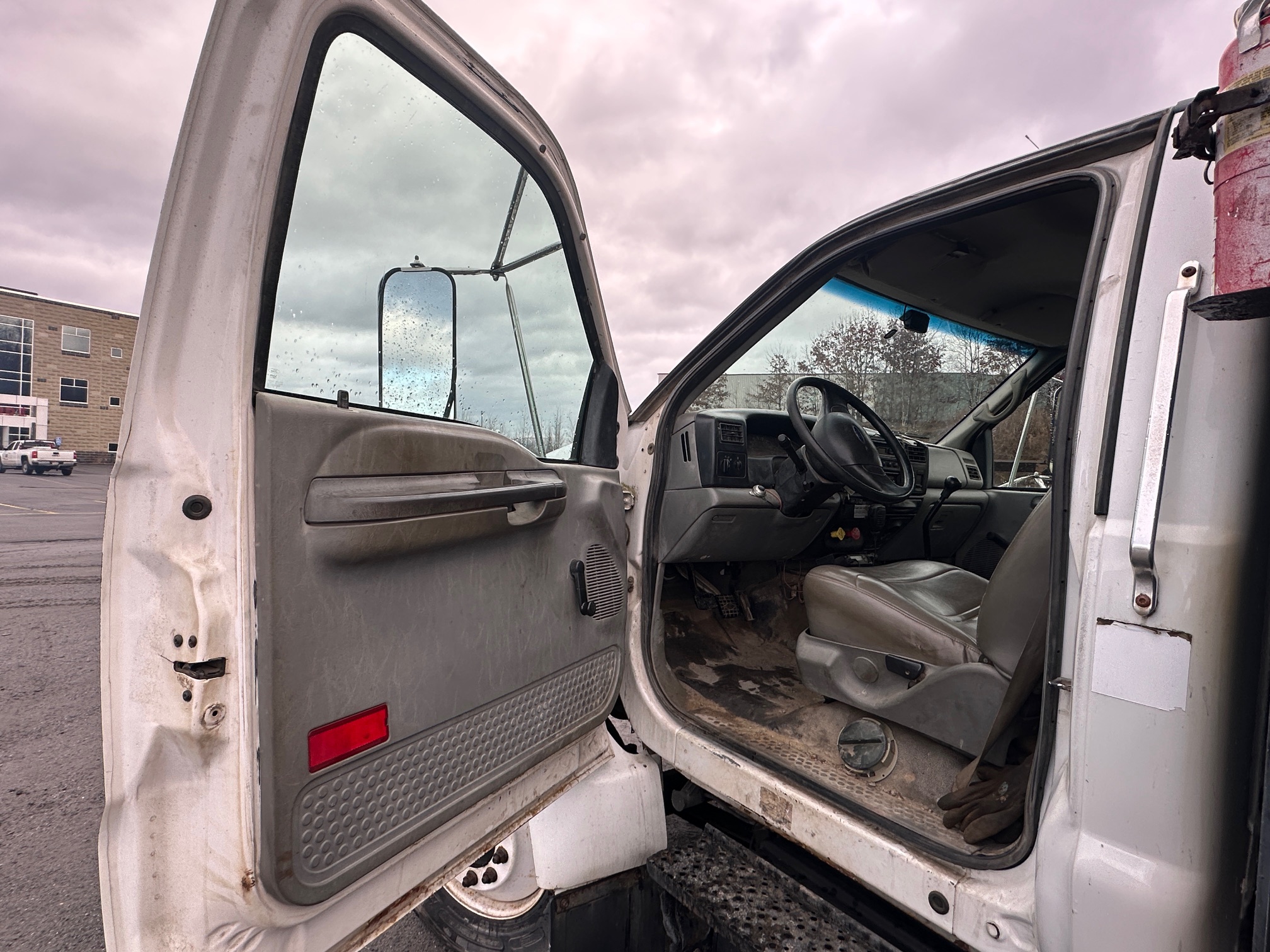 2007 FORD F750 - Image 11