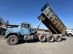 1988 MACK RD690S - Image 24